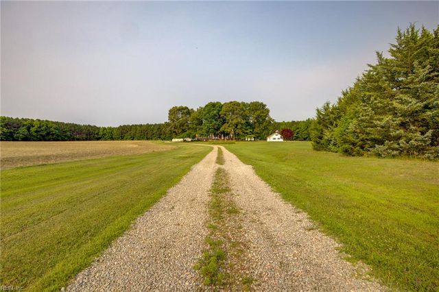 559 Rocky Hock RD, Wakefield, VA 23888