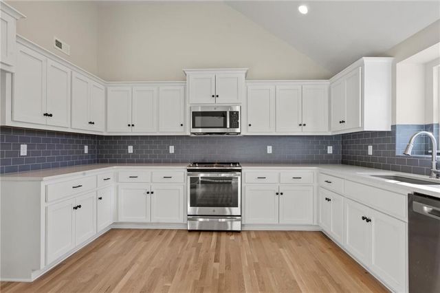 6017 NE 118th Street, Kansas City, MO 64156