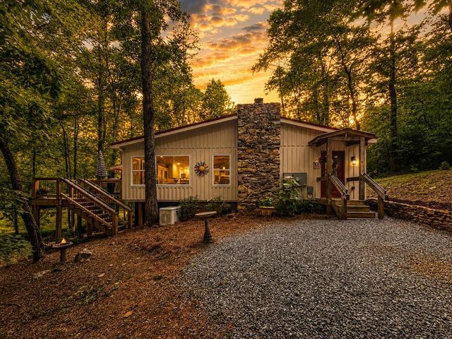 1564 Rackley Road, Ellijay, GA 30536