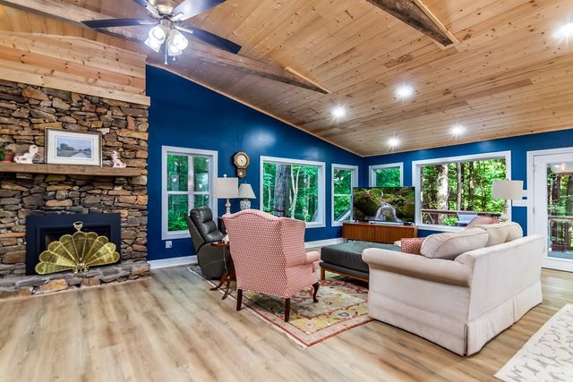 1564 Rackley Road, Ellijay, GA 30536