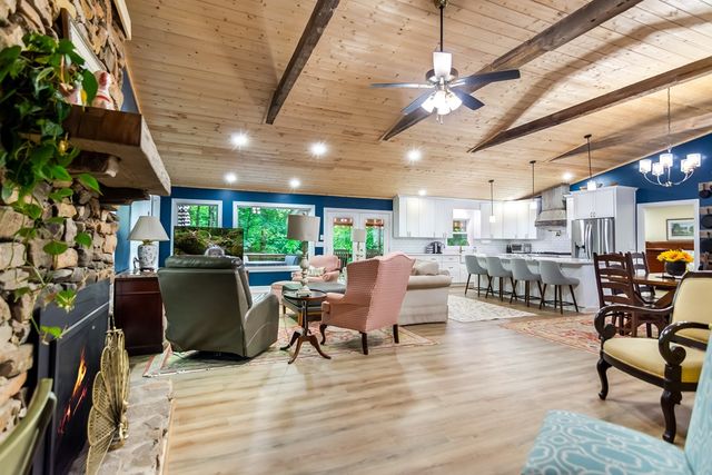 1564 Rackley Road, Ellijay, GA 30536