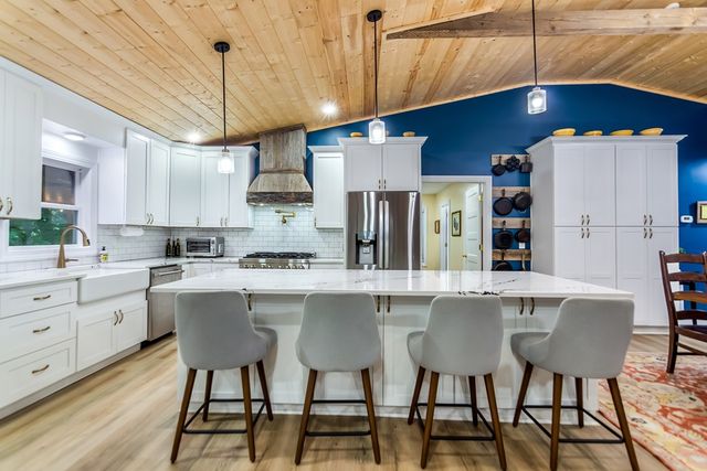 1564 Rackley Road, Ellijay, GA 30536
