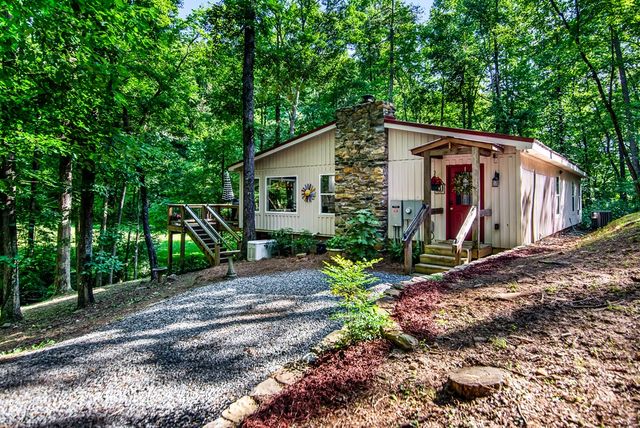 1564 Rackley Road, Ellijay, GA 30536