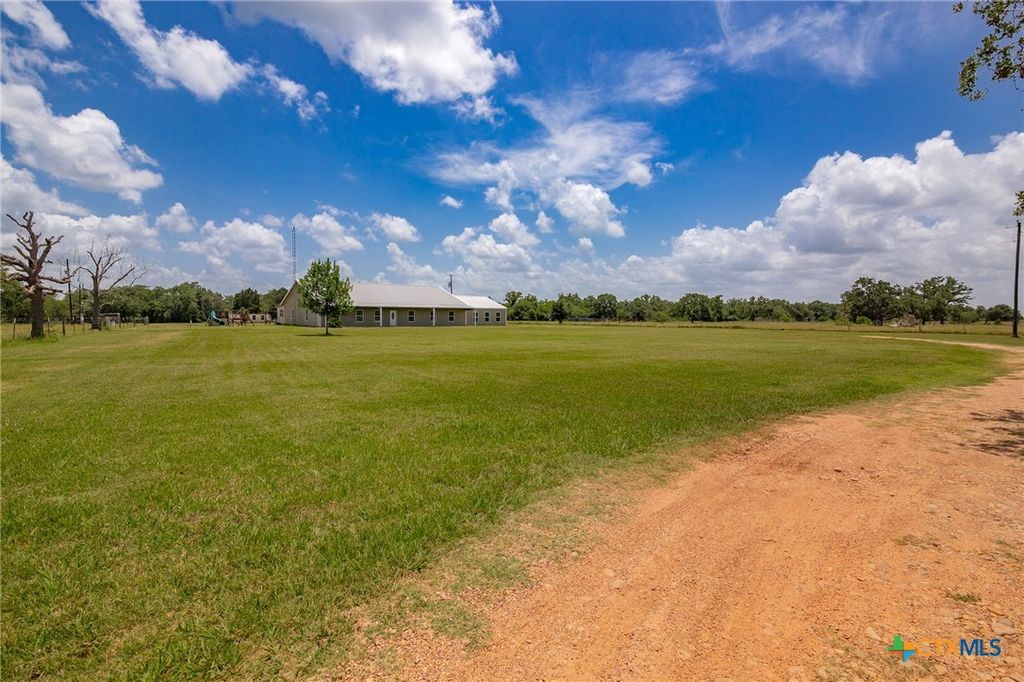 9795 Fm 622, Goliad, TX 77963