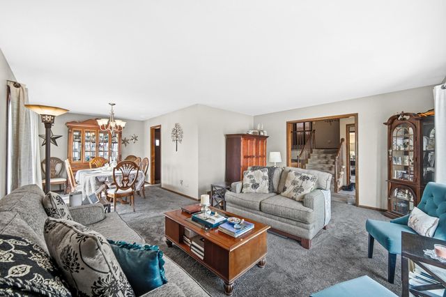 8796 Madison Avenue, Munster, IN 46321