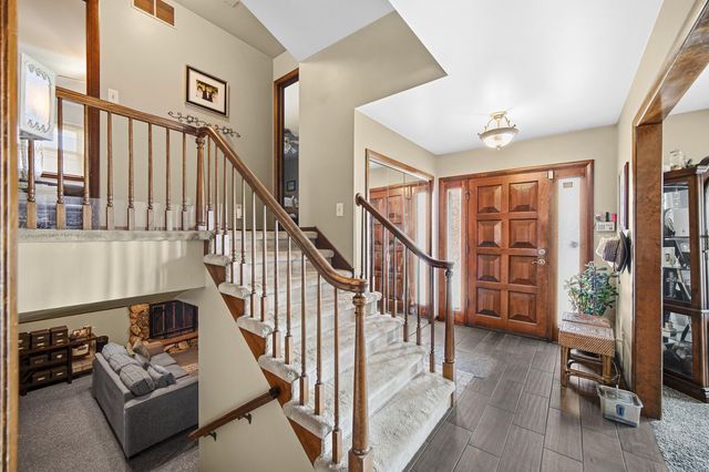 8796 Madison Avenue, Munster, IN 46321