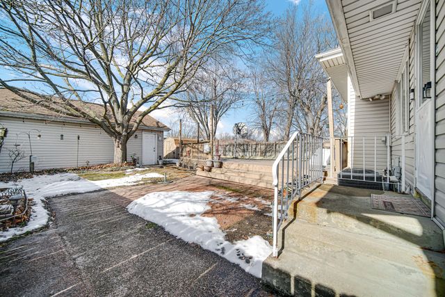 8796 Madison Avenue, Munster, IN 46321