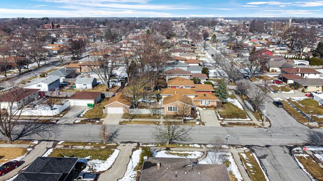 8796 Madison Avenue, Munster, IN 46321