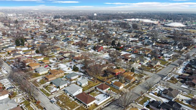 8796 Madison Avenue, Munster, IN 46321