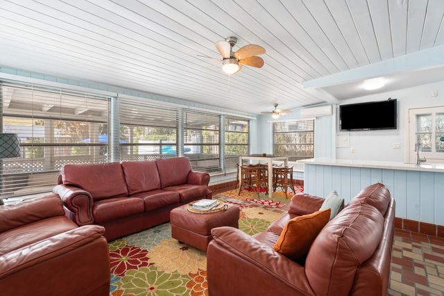 411 S Palmway, Lake Worth Beach, FL 33460