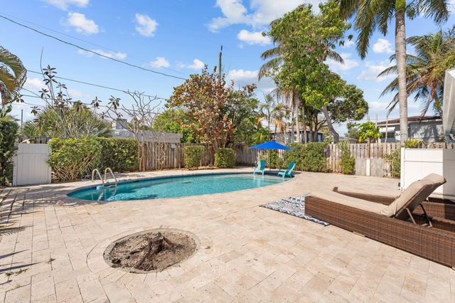 411 S Palmway, Lake Worth Beach, FL 33460