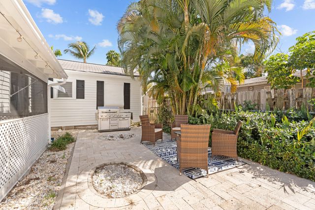 411 S Palmway, Lake Worth Beach, FL 33460