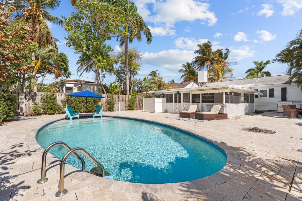 411 S Palmway, Lake Worth Beach, FL 33460