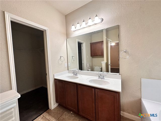 2020 Meadow View Drive, San Marcos, TX 78666