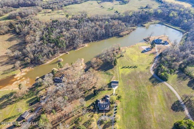 3105 U.S. 72, Holly Springs, MS 38635