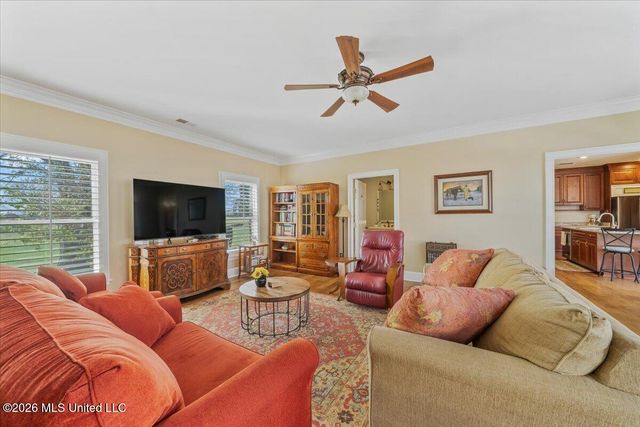 3105 U.S. 72, Holly Springs, MS 38635