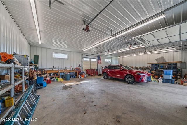 3105 U.S. 72, Holly Springs, MS 38635