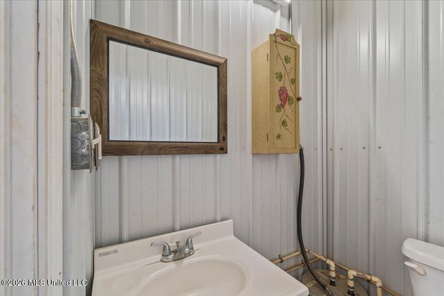 3105 U.S. 72, Holly Springs, MS 38635