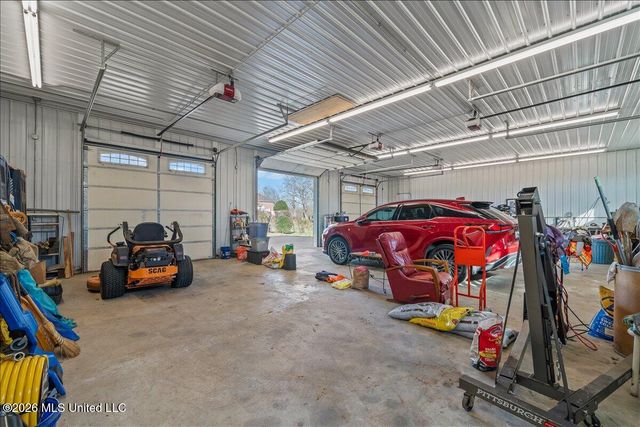 3105 U.S. 72, Holly Springs, MS 38635