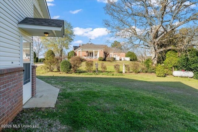 3105 U.S. 72, Holly Springs, MS 38635