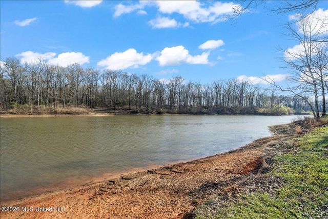 3105 U.S. 72, Holly Springs, MS 38635