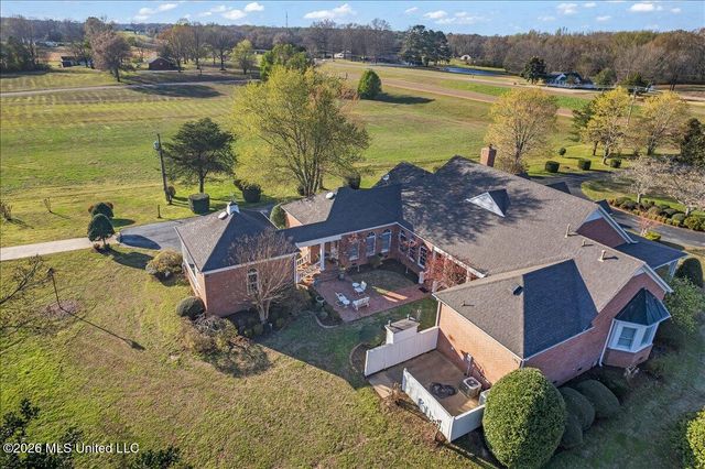 3105 U.S. 72, Holly Springs, MS 38635