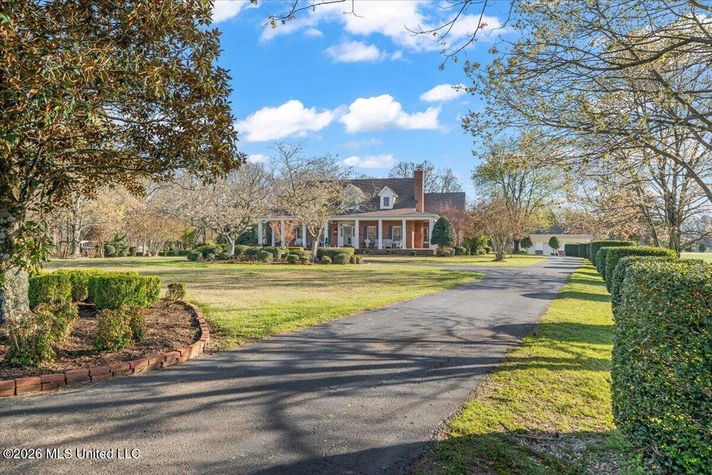 3105 U.S. 72, Holly Springs, MS 38635