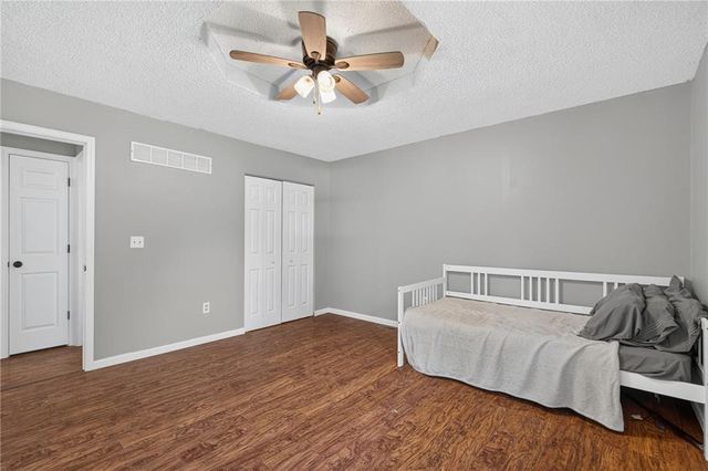 87 Oak Street, Garden City, MO 64747
