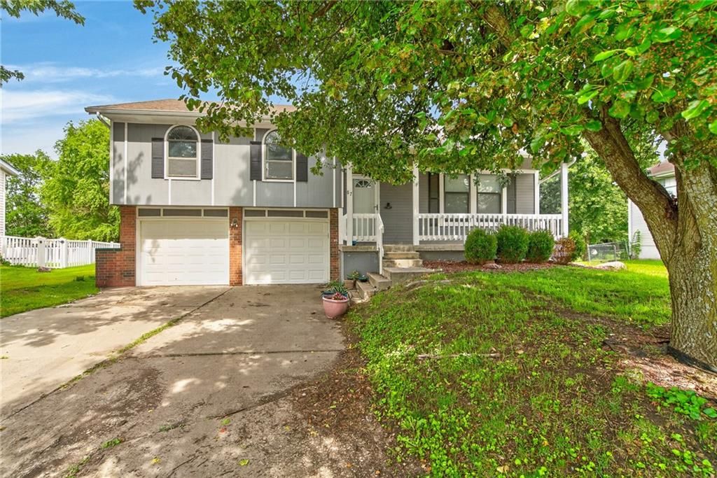 87 Oak Street, Garden City, MO 64747