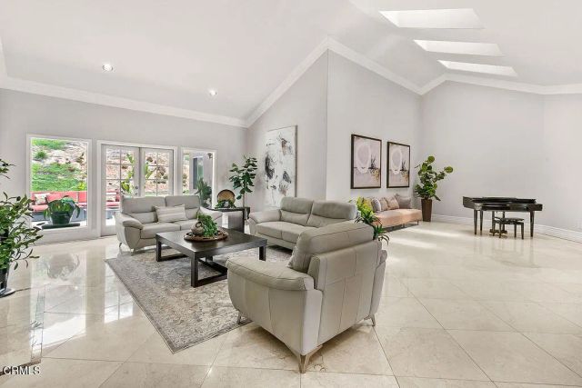 2981 Yucca Drive, Camarillo, CA 93012