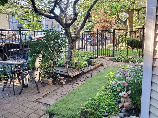 3745 N SEMINARY Avenue 1, Chicago, IL 60613