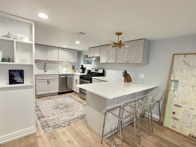 3745 N SEMINARY Avenue 1, Chicago, IL 60613