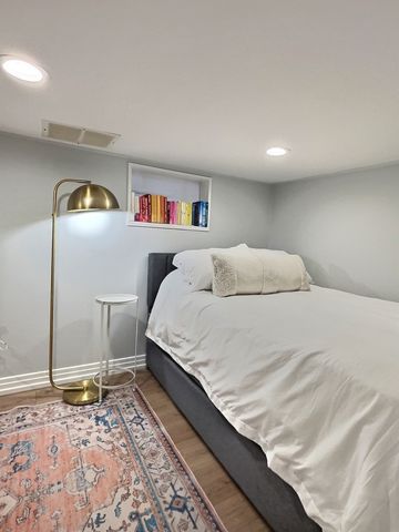 3745 N SEMINARY Avenue 1, Chicago, IL 60613