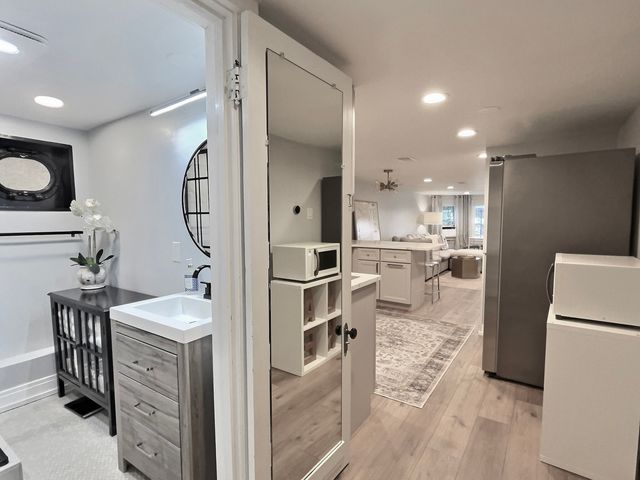 3745 N SEMINARY Avenue 1, Chicago, IL 60613