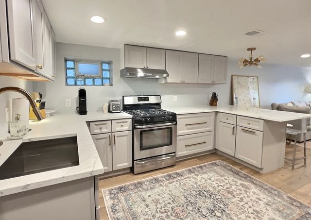 3745 N SEMINARY Avenue 1, Chicago, IL 60613