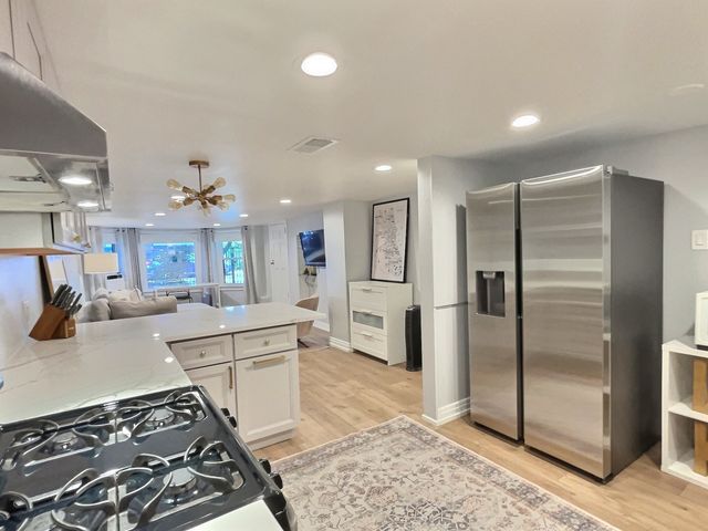 3745 N SEMINARY Avenue 1, Chicago, IL 60613