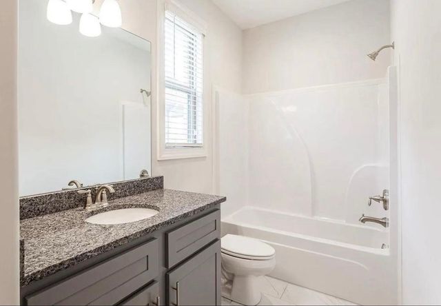 499 DOGWOOD VALLEY DR, Collierville, TN 38017