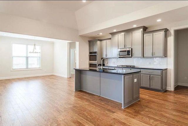 499 DOGWOOD VALLEY DR, Collierville, TN 38017