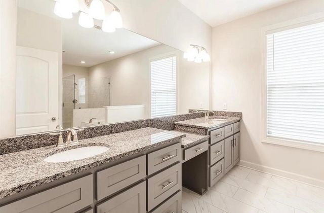 499 DOGWOOD VALLEY DR, Collierville, TN 38017