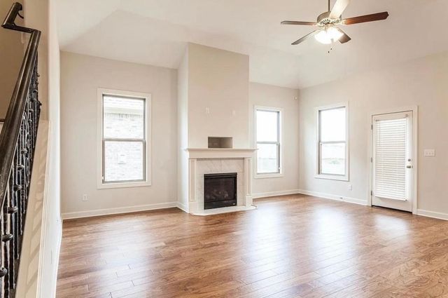 499 DOGWOOD VALLEY DR, Collierville, TN 38017