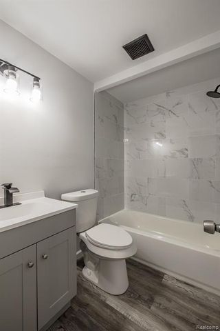 6445 Pontiac Lake Road, Waterford, MI 48327