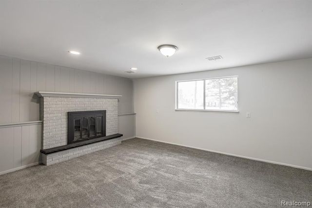 6445 Pontiac Lake Road, Waterford, MI 48327