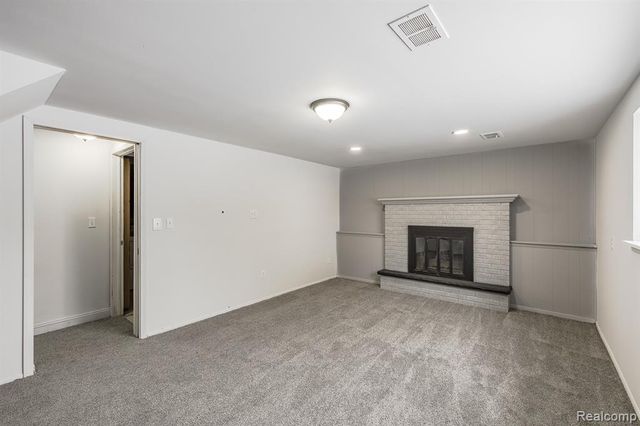 6445 Pontiac Lake Road, Waterford, MI 48327