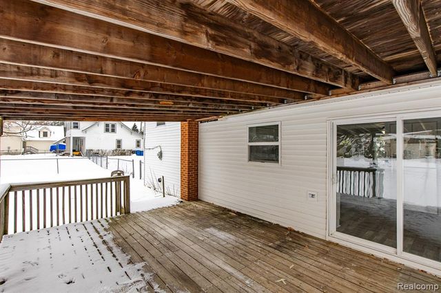 6445 Pontiac Lake Road, Waterford, MI 48327