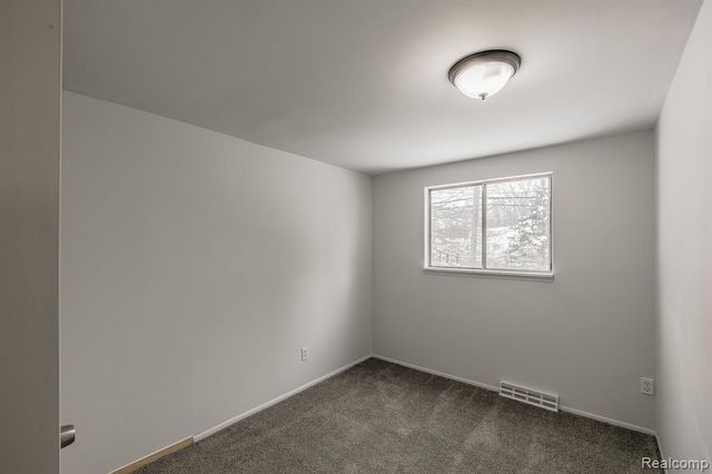 6445 Pontiac Lake Road, Waterford, MI 48327