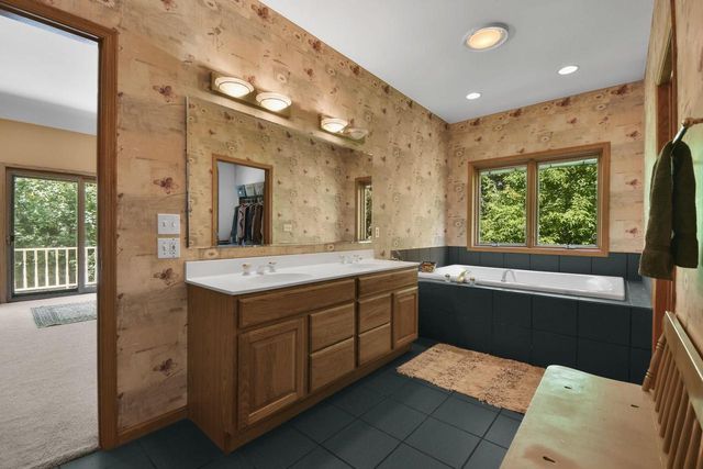 S4349 Fox Hill Circle, Baraboo, WI 53913