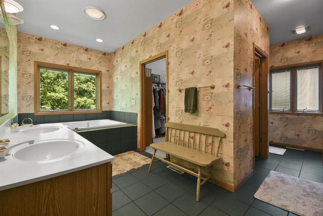 S4349 Fox Hill Circle, Baraboo, WI 53913