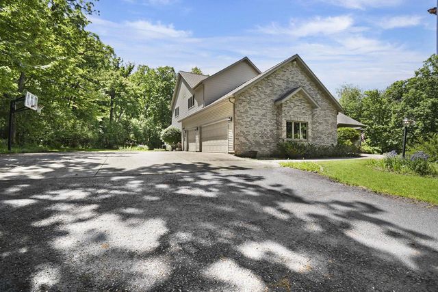 S4349 Fox Hill Circle, Baraboo, WI 53913