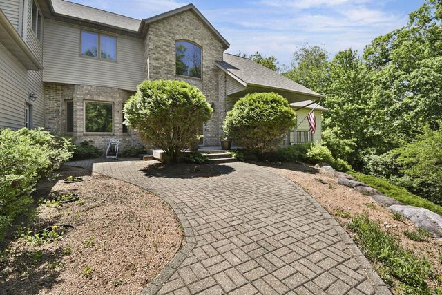 S4349 Fox Hill Circle, Baraboo, WI 53913