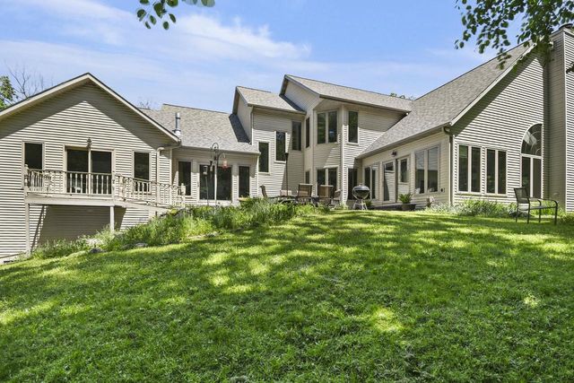 S4349 Fox Hill Circle, Baraboo, WI 53913